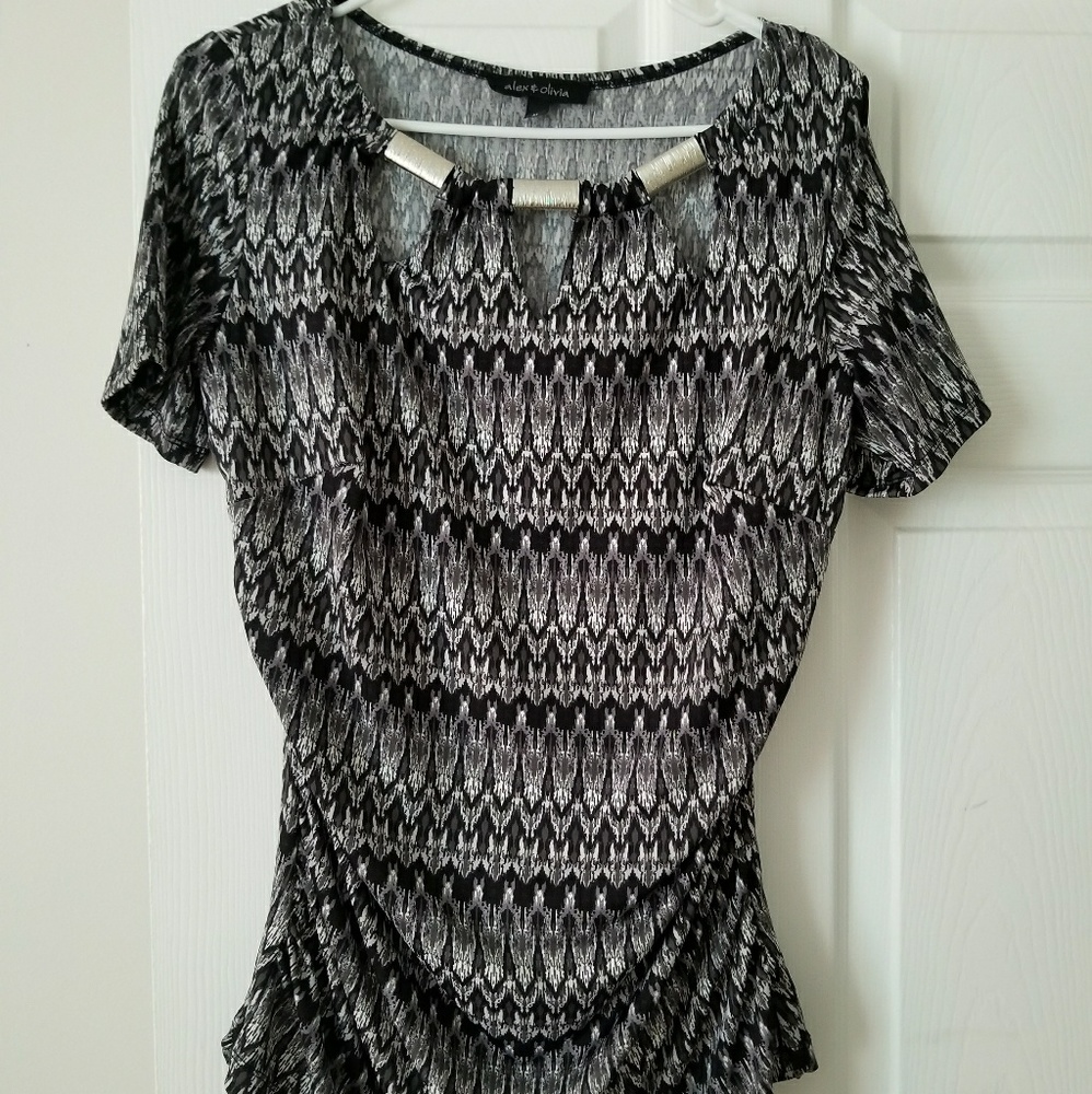 Alex & Olivia Patterned Top